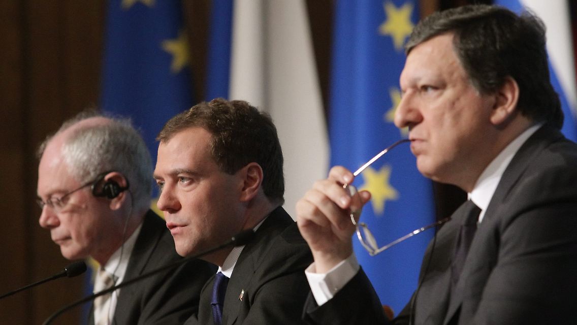 EU-Ratspräsident van Rompuy, der russische Präsident Medwedew und EU-Kommissionspräsident Barroso (v.l.) treffen erneut aufeinander.