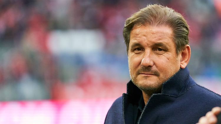 "Mein Eindruck ist, dass der Münchner Kader aktuell noch nicht entsprechend - also konkurrenzfähig - aufgestellt ist", sagt Thomas Kroth.