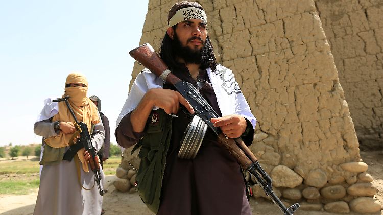 Die Taliban fordern die Ortskräfte auf, in ihr normales Leben zurückzukehren. 