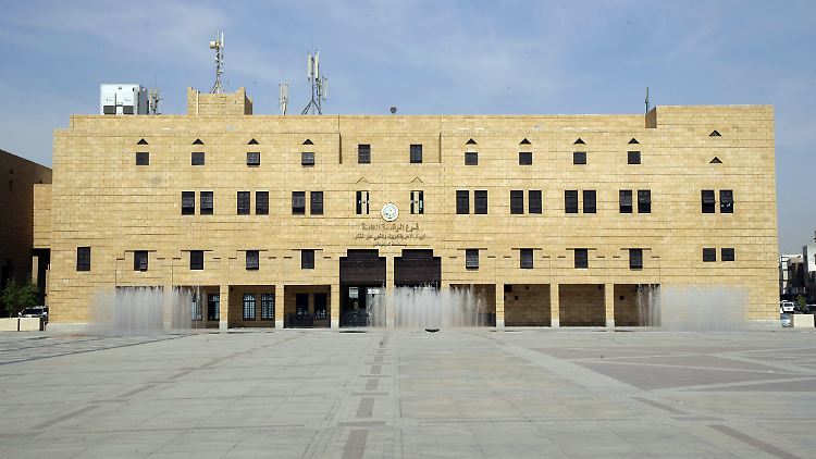 Ein öffentlicher Hinrichtungsplatz erstreckt sich vor einem Gebäude der Religionspolizeibehörde in der saudischen Hauptstadt Riad.
