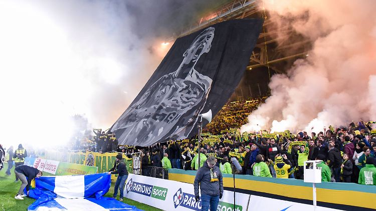 Die Fans haben ihre Choreographie Emiliano Sala gewidmet.