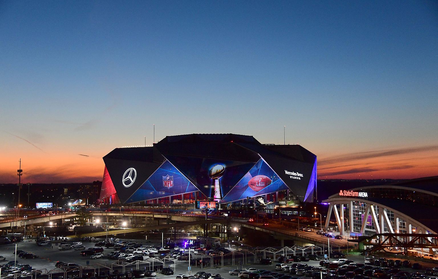 Super Bowl LIII ist der dritte, der in Atlanta stattfindet. Zuvor wurden hier bereits Super Bowl XXVIII (1994) und Super Bowl XXXIV (2000) ausgespielt.