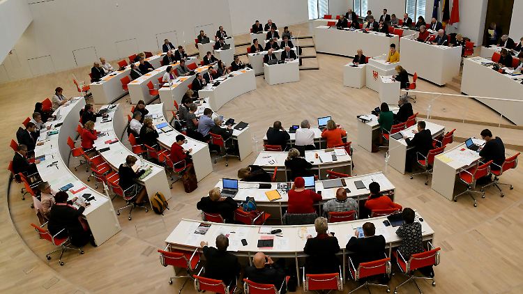 Brandenburg wird derzeit von einer SPD-geführten rot-roten Koalition regiert.