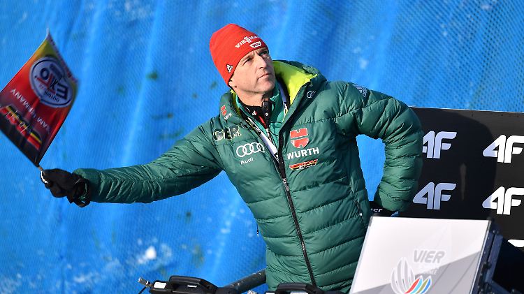 Werner Schuster arbeitet seit elf Jahren mit den deutschen Skispringern. Ab dem Sommer wird ein neuer Trainer an der Schanze stehen.