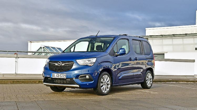 Die praktischste Form eines Autos ist wohl der Hochdachkombi. Als solcher fährt auch der Opel Combo Life vor.