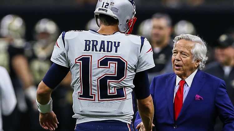 Unter der Ägide von Robert Kraft (r.) startete Tom Brady zum größten Star der NFL durch.