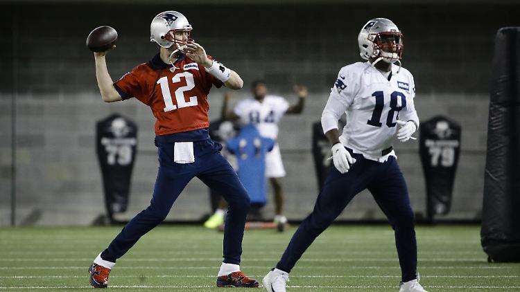 Die New England Patriots bei einer Trainigseinheit vor dem 35. Super Bowl Spieltag.