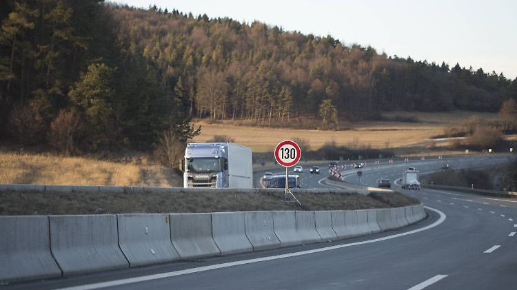 DUH-Chef Resch sagt, er wäre "sehr froh, wenn es endlich neue Erhebungen über die tatsächlichen Geschwindigkeiten auf Autobahnen" gäbe.