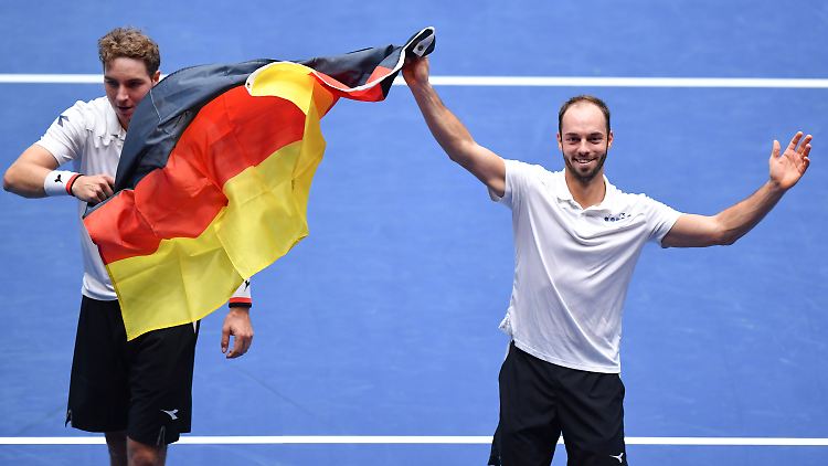 Den entscheidenden dritten Punkt für Deutschland holte das Doppel Jan-Lennard Struff und Tim Pütz (r.), das seine perfekte Davis-Cup-Doppelbilanz wahrte.