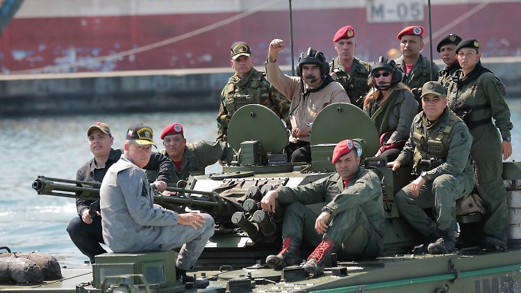 Bislang stehen die Militärs fest hinter Maduro.