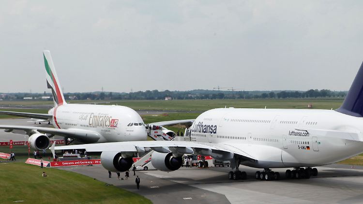 Emirates vorn - Lufthansa nur im Mittelfeld. Die deutsche Airline wird von einem Unfall im vergangenen Jahr zurückgeworfen.