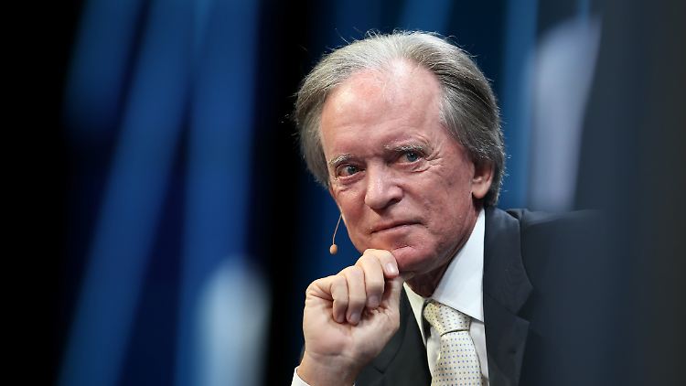 Gross machte sich als Kopf der 1971 von ihm mitgegründeten und später vom deutschen Versicherungsriesen Allianz übernommenen US-Fondsgesellschaft Pimco einen Namen.