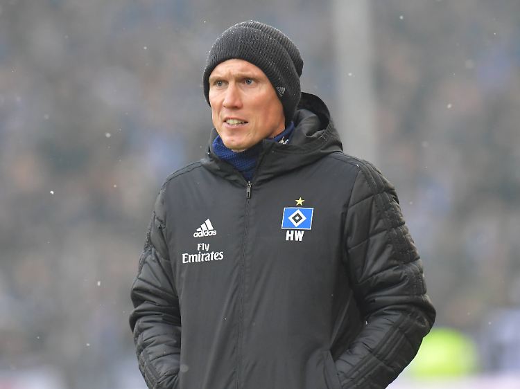 "Keinen Grund, die weiße Fahne zu hissen": Hamburgs Trainer Hannes Wolf.
