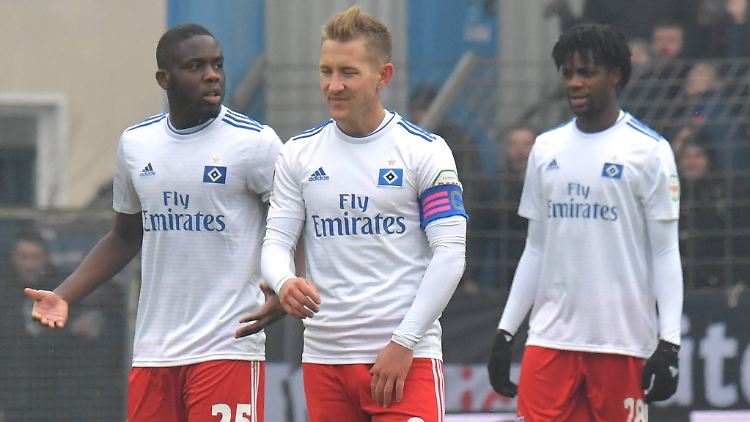 Schlechte Laune auf der Alm: Orel Mangala, Lewis Holtby und Gideon Jung.