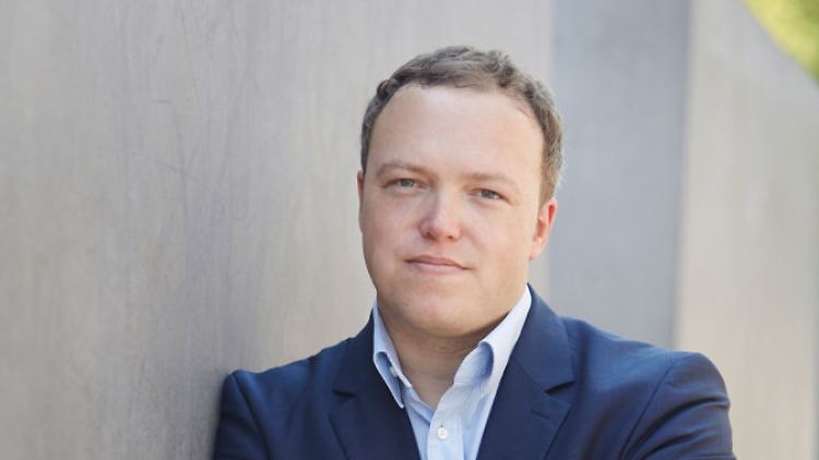 Mario Voigt ist Professor für Digitale Transformation und Politik an der Quadriga Hochschule Berlin. Er ist Mitglied der CDU und sitzt im Landtag von Thüringen.
