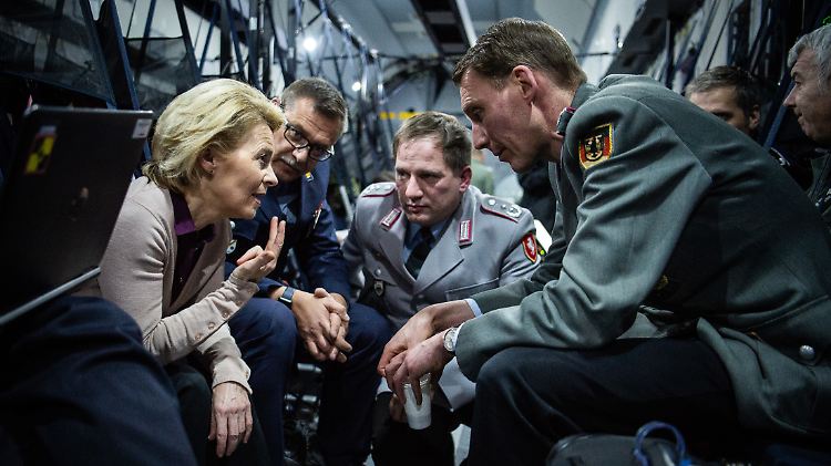 Verteidigungsministerin Ursula von der Leyen besteht auf die geplante Erhöhung der Verteidigungsausgaben auf 1,5 Prozent des Bruttoinlandsprodukts.