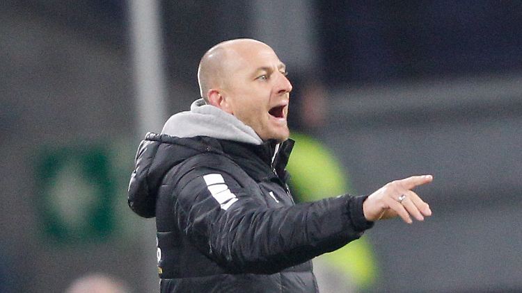 Duisburgs Trainer Lieberknecht: Gescheitert im Duell der Zweitligisten gegen den SC Paderborn.