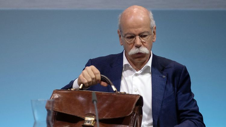 Im letzten Amtsjahr muss Daimler-Chef Dieter Zetsche sich bescheiden.