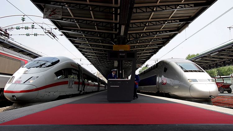 Die Hochzeit von Siemens (ICE, li.) und Alstom (TGV, re.) ist vom Tisch. Gut so, sagt Haucap.