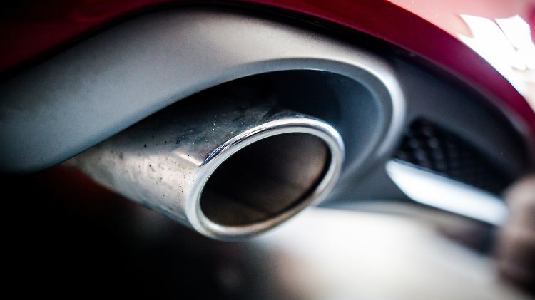 Genau wie bei Volkswagen werfen die Kläger Porsche vor, sie zu spät über den Dieselskandal informiert zu haben.
