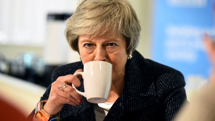 Abwarten und Tee trinken, das genügt angesichts des heranrückenden Brexit-Termins am 29. März nicht mehr.