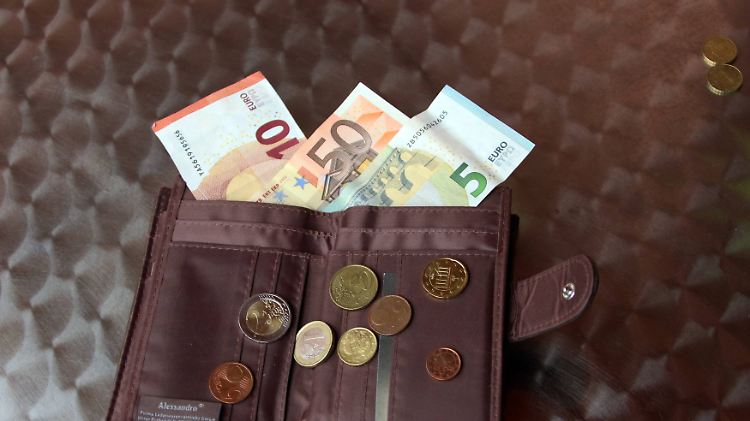 Im Schnitt ein Prozent mehr zum Ausgeben haben Beschäftigte in Deutschland zuletzt.