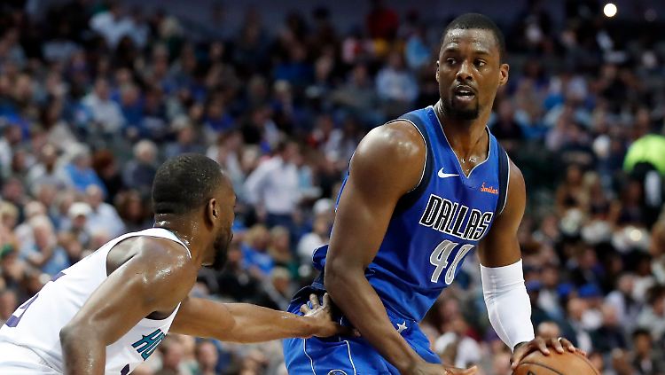 Zu Beginn der Partie durfte Harrison Barnes noch spielen ...