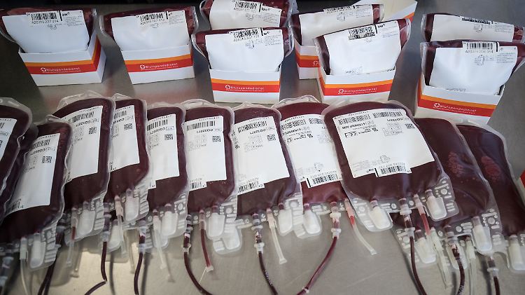 110 Bluttransfusionen brauchte der Junge wegen Blutmangels über die Jahre (Symbolbild).