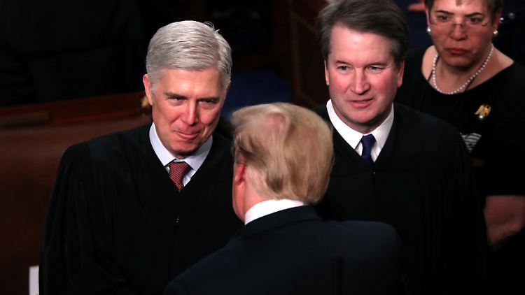 Ganz auf der Linie Trumps: die erzkonservativen Richter Neil Gorsuch (l.) und Brett Kavanaugh.