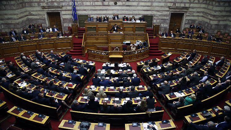 Die Abstimmung im griechischen Parlament war knapp - fiel am Ende aber zugunsten des Nato-Beitritts aus. 