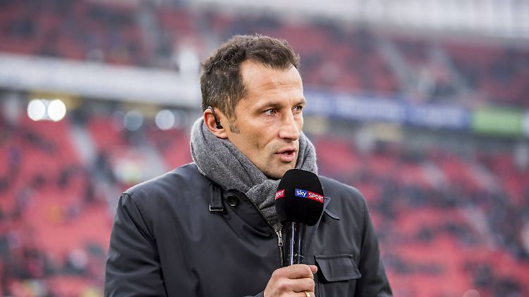 Der Bayern-Sportdirektor wehrt sich lautstark gegen Hamanns Kritik an Lewandowski.