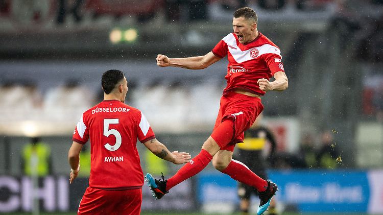 So sieht pure Freude aus: Düsseldorfs Torschütze Oliver Fink.