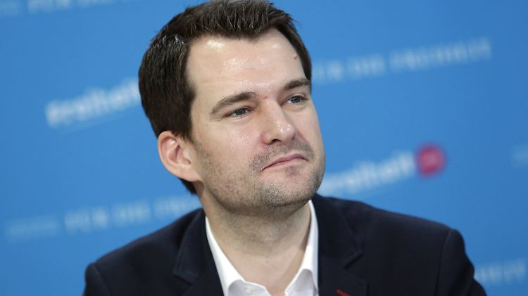 Die Basis-Rente erhalte auch nur, "wer auch wirklich bedürftig ist", verspricht Johannes Vogel.