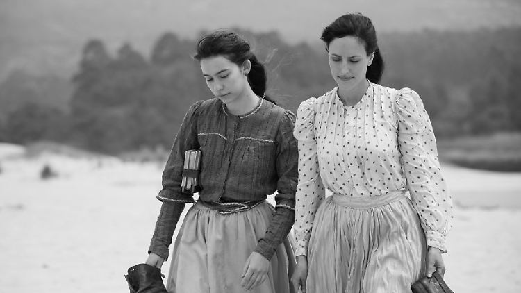 Die spanische Netflix-Produktion "Elisa y Marcela" soll aus dem Wettbewerb ausgeschlossen werden, finden deutsche Kinobetreiber.