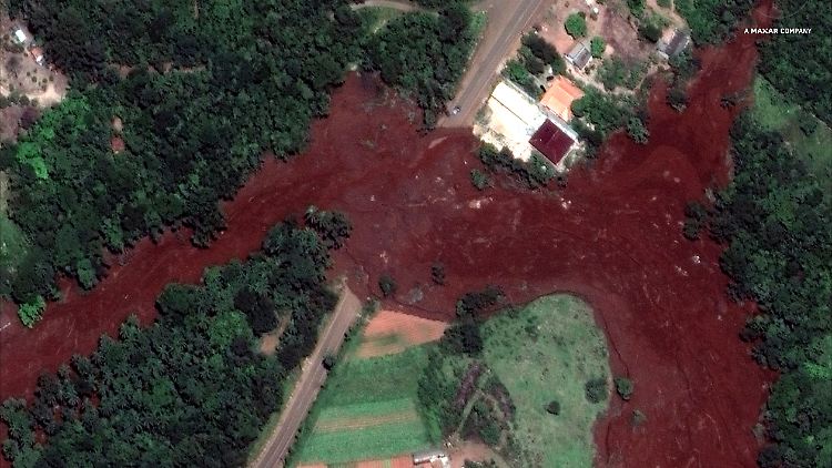 Nach dem Bruch des Dammes breiteten sich die Schlammfluten nahe Brumadinho aus.
