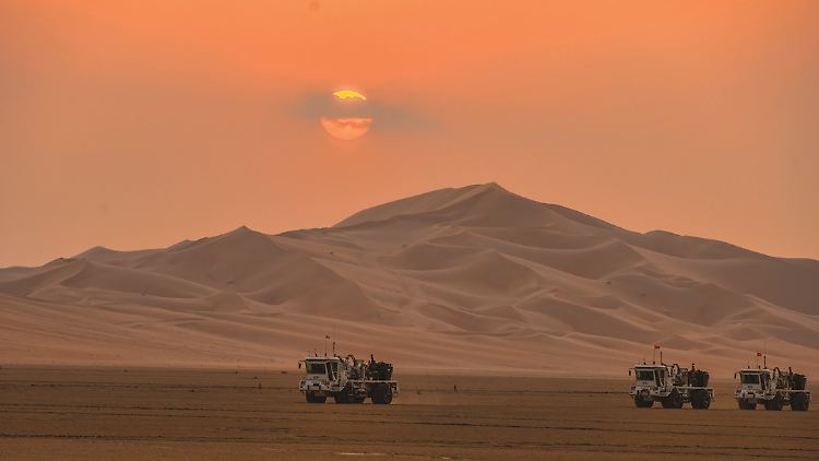 Auf der Suche nach neuen Quellen: Ein Aramco-Explorationsteam in der saudischen Wüste.