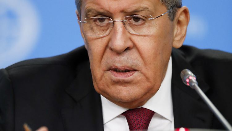 Russlands Außenminister Lawrow warnt die USA vor "jeglicher Einmischung" in Venezuela.