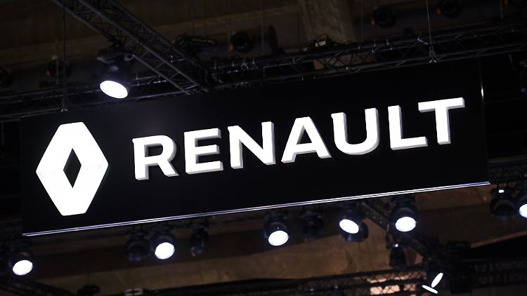 Renault hatte mit Ghosn unter anderem eine Millionenklausel vereinbart, damit er nicht zur Konkurrenz wechselt.