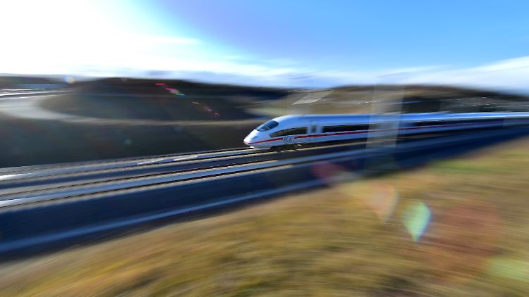 Beim Bau gespart: Während ICE mit 300 km/h zwischen Berlin und München fahren können, ist die Strecke für schwere Güterzüge unbefahrbar.