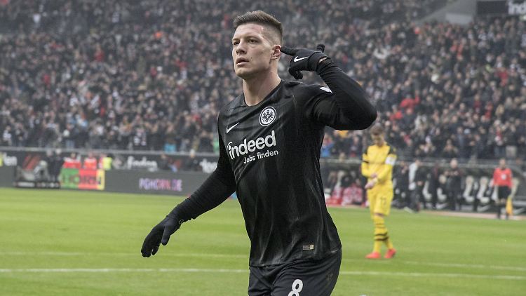 Luka Jovic spielt eine überragende Saison für Eintracht Frankfurt. Das hat das Interesse von Europas Top-Vereinen geweckt - womöglich ist sich der Serbe bereits mit dem FC Barcelona einig.