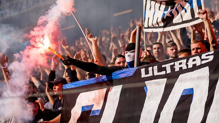Der Hamburger SV möchte die Pyrotechnik unter bestimmten Umständen legalisieren.