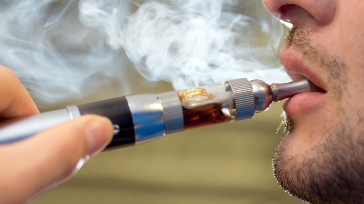 Einige der Inhaltsstoffe von E-Zigaretten sind potenziell schädlich.