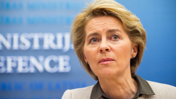 "Wir müssen mehr tun im Bündnis, das ja unserem Schutz dient", sagt Ursula von der Leyen.