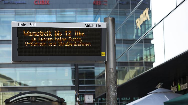 Bis zum Mittag fuhren keine Trams, U-Bahnen und Busse.
