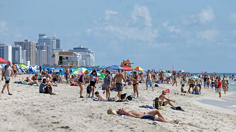 Nicht nur wegen der sonnigen Strände zieht es zahlrieche Russinnen nach Florida.
