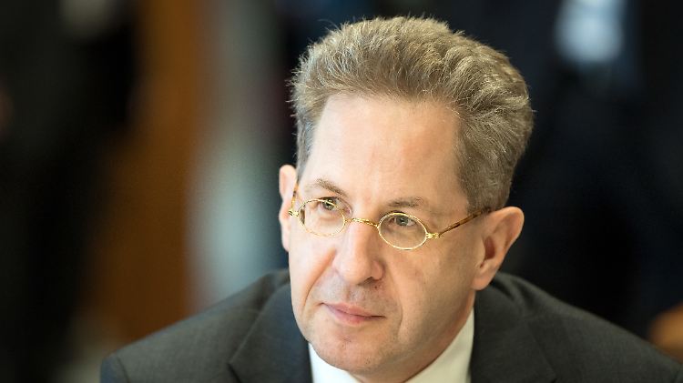"An der Seitenlinie" scheint es Hans-Georg Maaßen gut zu gehen.