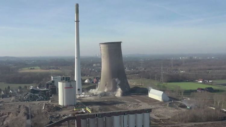 Kraftwerk Sprengung.JPG