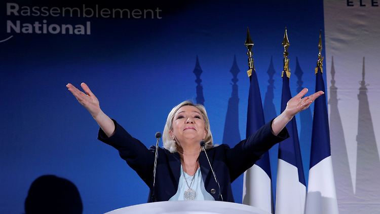 Rechtspopulisten wie Marine Le Pen können sich der Umfrage zufolge über reichlich Stimmen bei der kommenden Europawahl freuen.