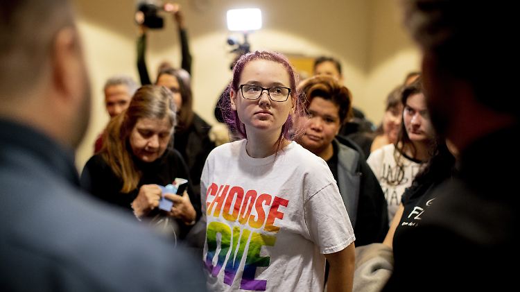 Elin Ersson sieht sich mit ihrem Protest im Recht - sie will gegen das Urteil in Berufung gehen.