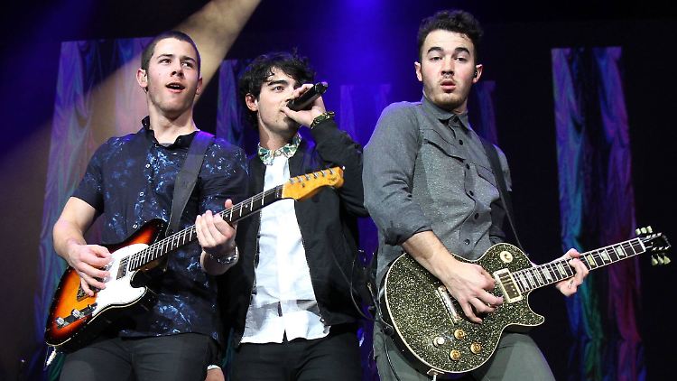 Offiziell bestätigt ist es noch nicht, aber laut "Us Weekly" kommen sie zurück: die Jonas Brothers.